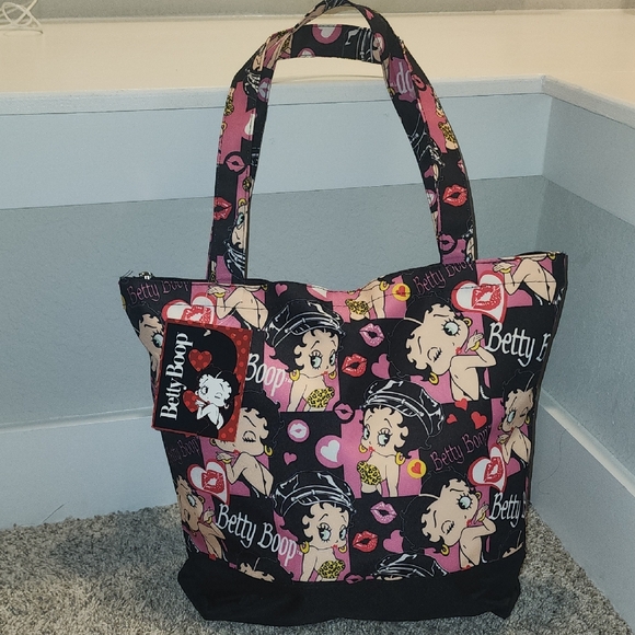Betty Boop Handbags - Betty Boop Black and Pink Floral Tote